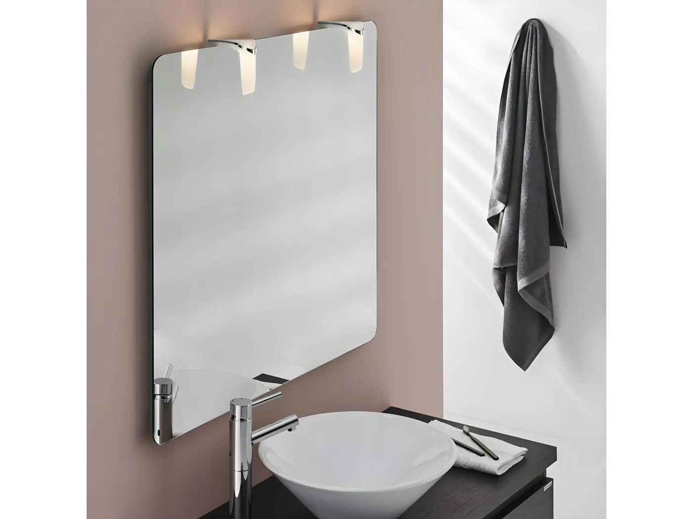 LED-Wandleuchte Badezimmer Sabrina 2W 140lm 4000K zylindrisch ABS weiß und chrom IP44