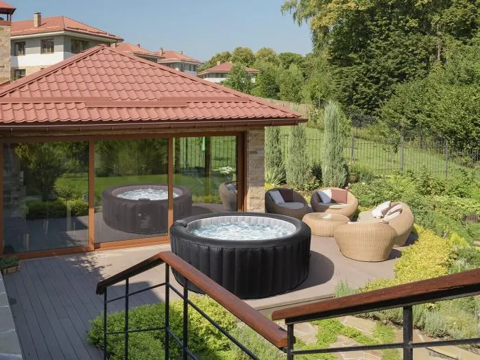 Aufblasbarer PVC-Whirlpool "Sardinien" - 4 Plätze - Schwarz/Grau - 130 Luftdüsen - Einstellbare Heizung