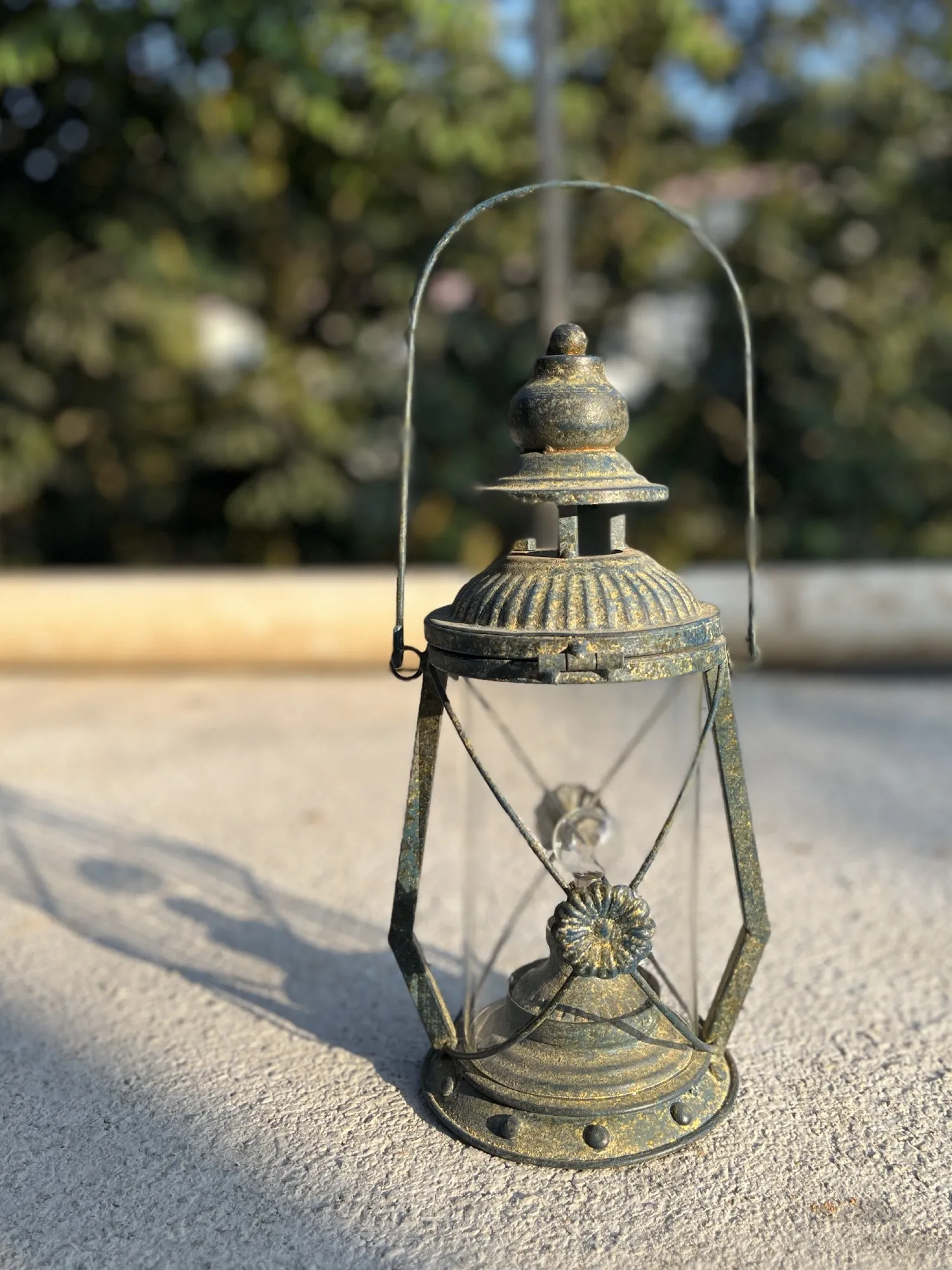 Laterne, batteriebetrieben, H 33 cm, B 17 cm, L 14,5 cm