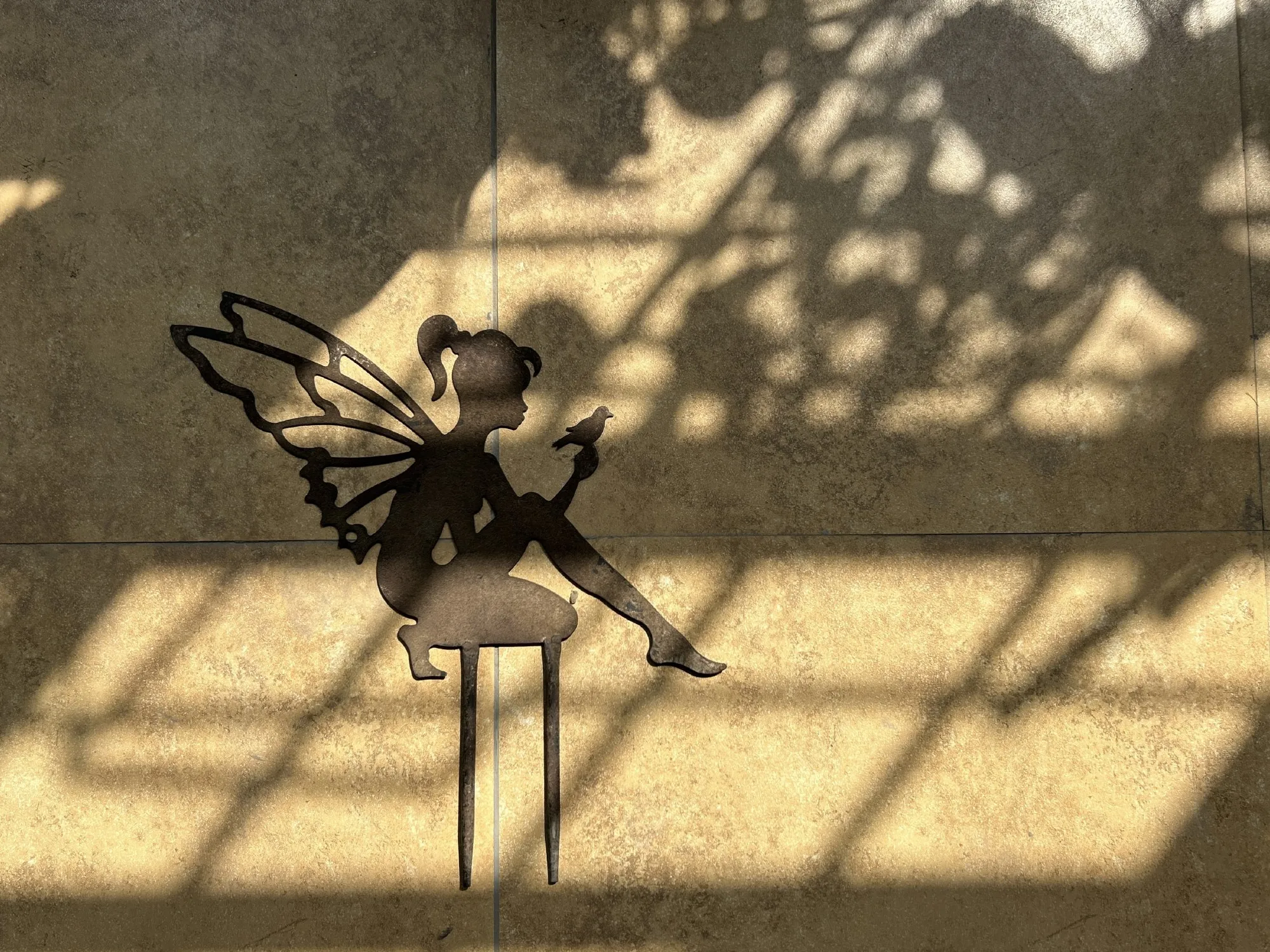 Gartenstecker Elfe mit Vogel, B 36,5 cm, H 38 cm