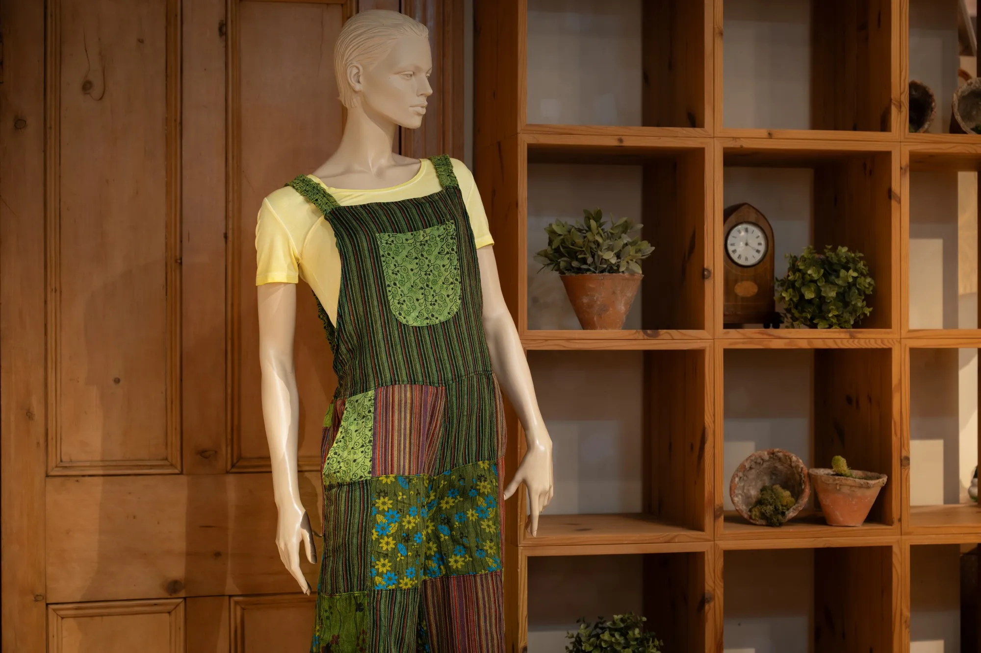 Jumpsuit mit Tasche, Patchwork Grüntöne, in 3 Größen