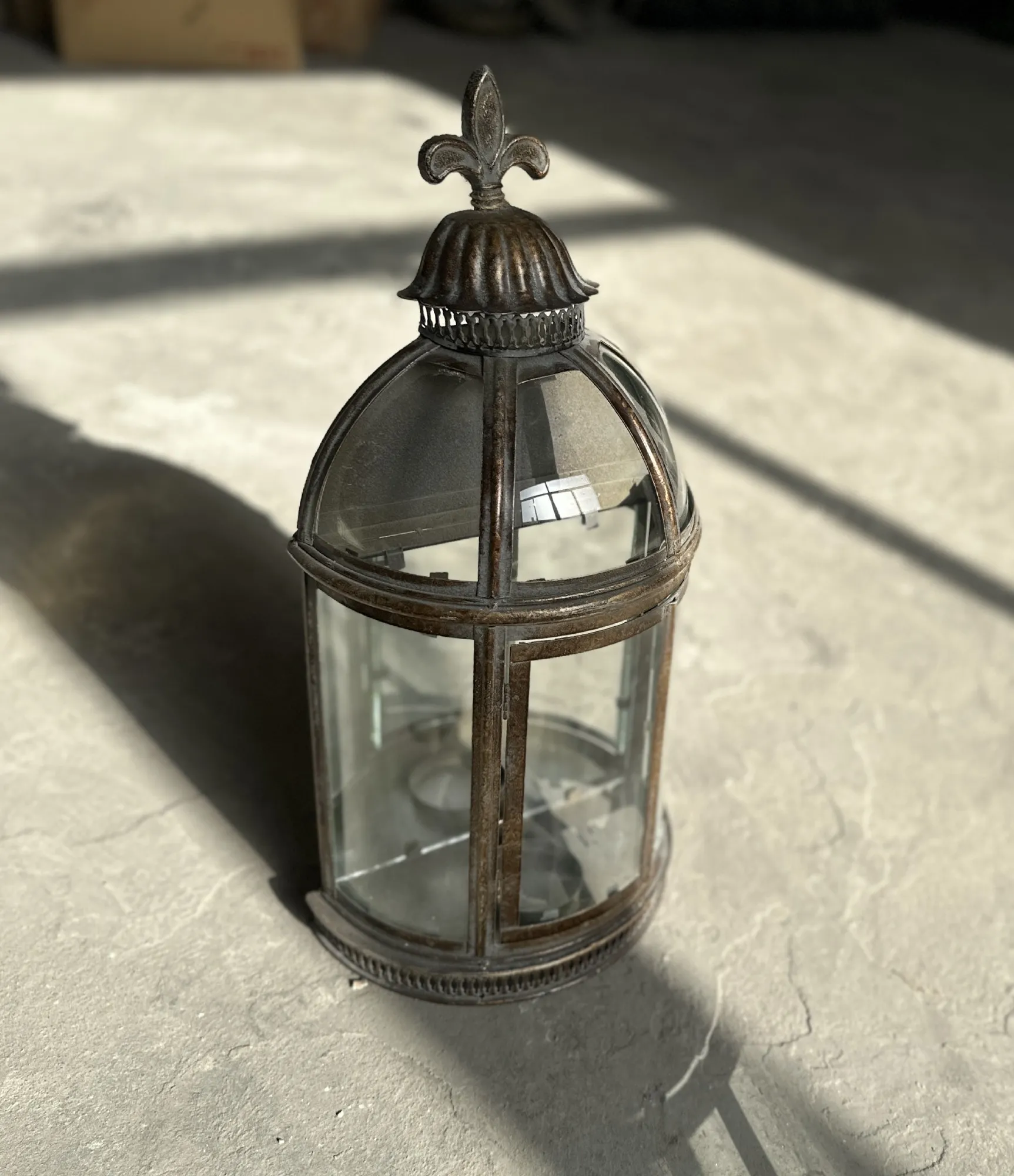 Wandlaterne 'Fleur de lis', mit Spiegel, B 16,5 cm, T 13,5 cm, H 55,5 cm