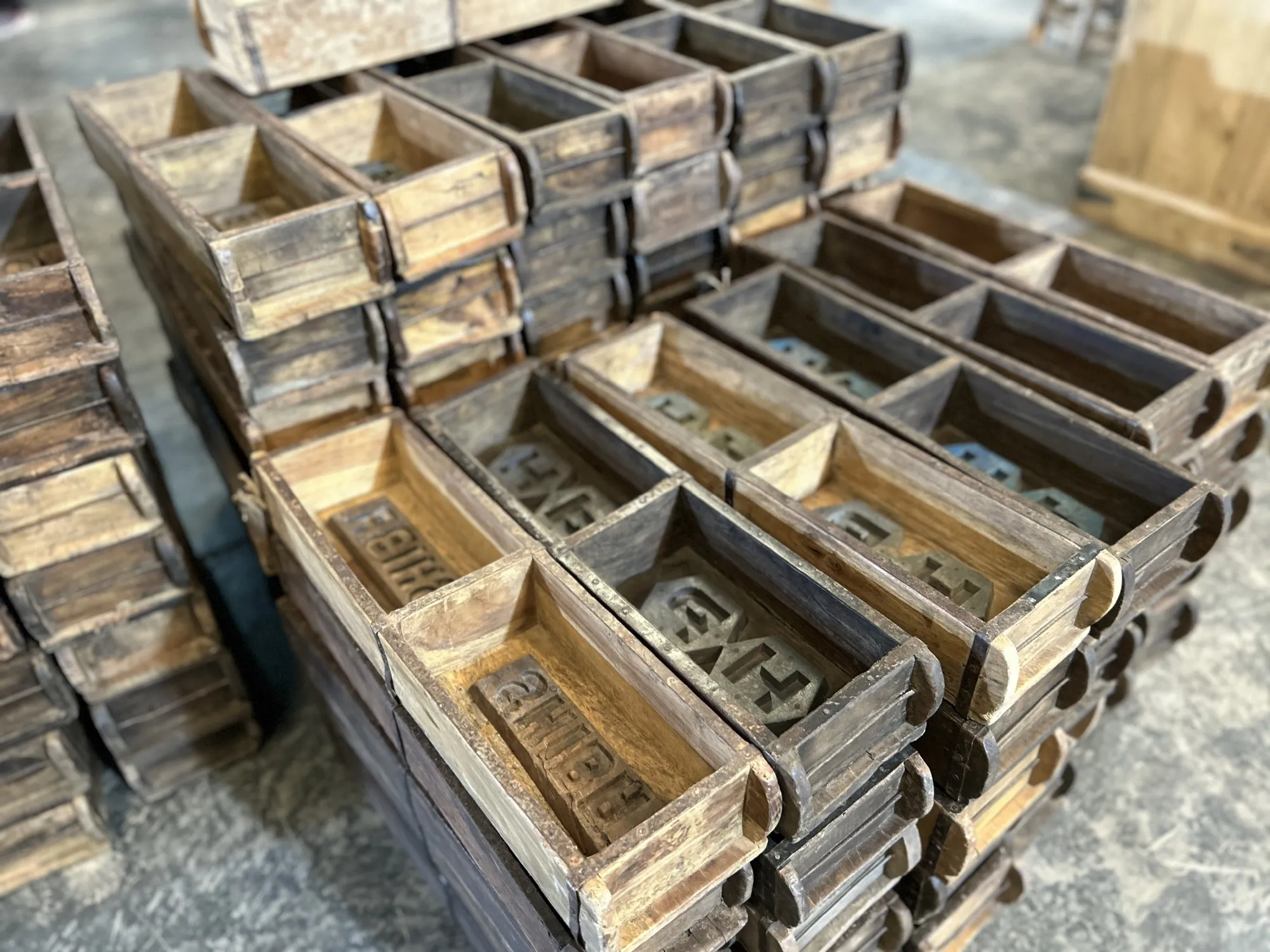 Backsteinform-Regal 'Twin', H 56 cm, B 14 cm, L 9 cm