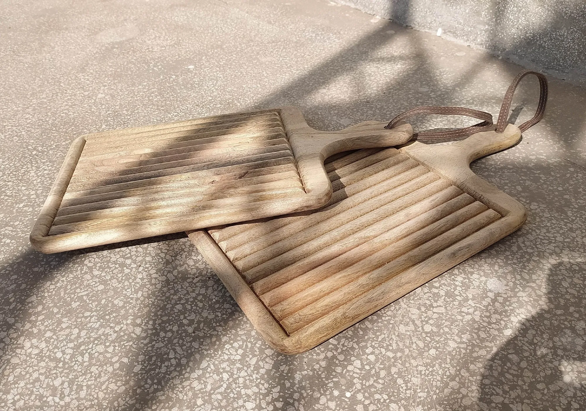 Vorlagebrett 'Didot' S, Mangoholz, B 42 cm, L 25 cm, H 2 cm