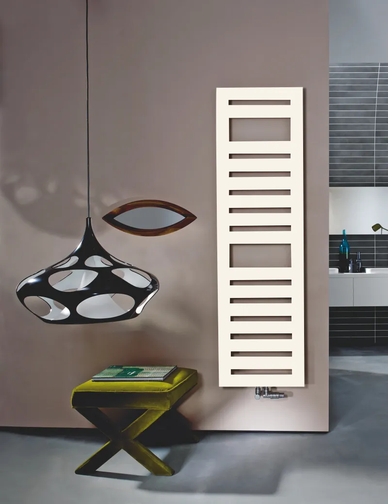 Zehnder Design-Heizkörper „Metropolitan Spa“ für Warmwasser-Zentralheizung mit 50 mm-Mittelanschluss 40 × 80,5 cm in Verkehrsweiß (RAL 9016, glänzend)