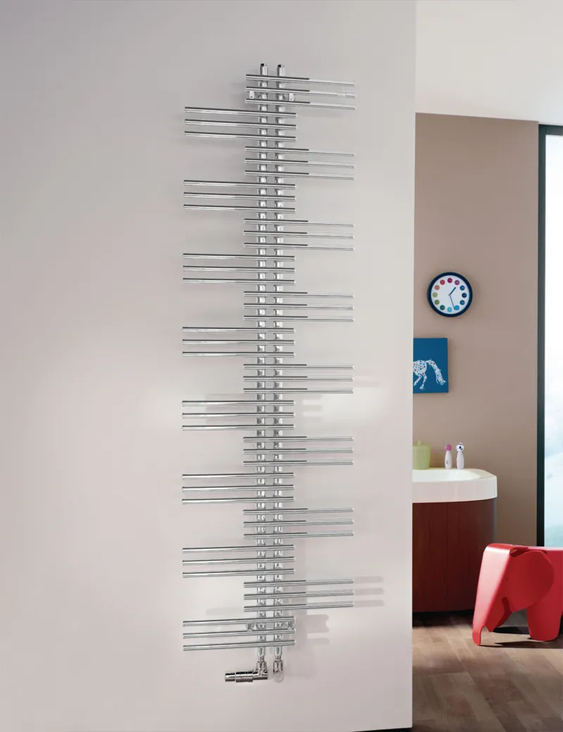 Zehnder Design-Heizkörper „Yucca“ für Warmwasser-Zentralheizung oder gemischten Betrieb mit 50 mm-Mittelanschluss einlagig 50 × 90,8 cm in Verkehrsweiß (RAL 9016, glänzend)