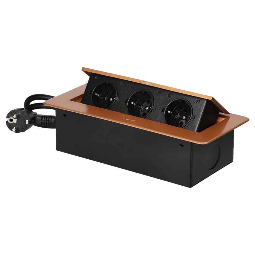 Unterputz-Möbelsteckdose mit flachem Fräsrand und 1,5 m Kabel, 3x2P+Z (Schuko), gold