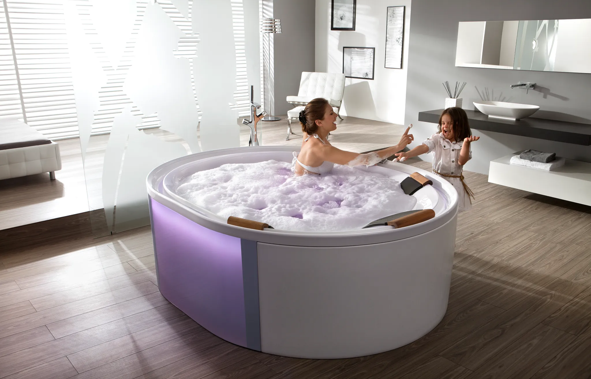 Hoesch Badewanne „Ergo+“ freistehend oval 200 × 160 cm in Weiß